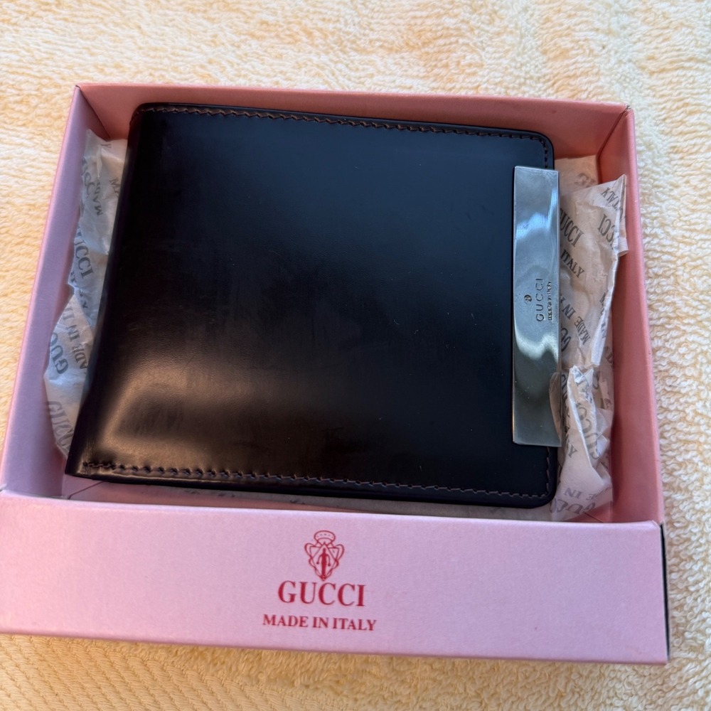 Gucci Vintage Dark Brown Leather Bifold Wallet with Metal Logo Bar and Box